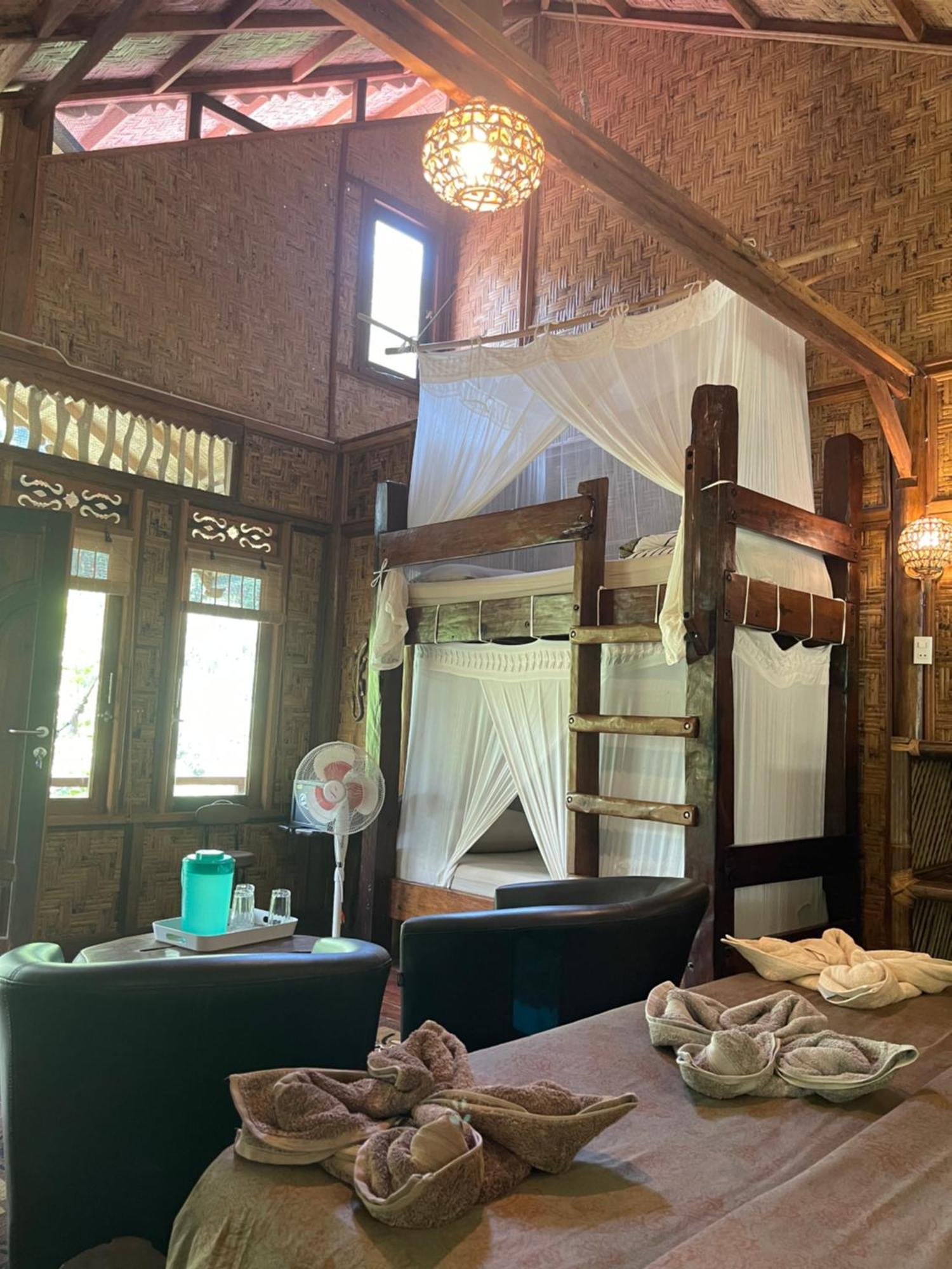 Kupu Kupu Garden Guest House & Cafe Bukit Lawang Esterno foto