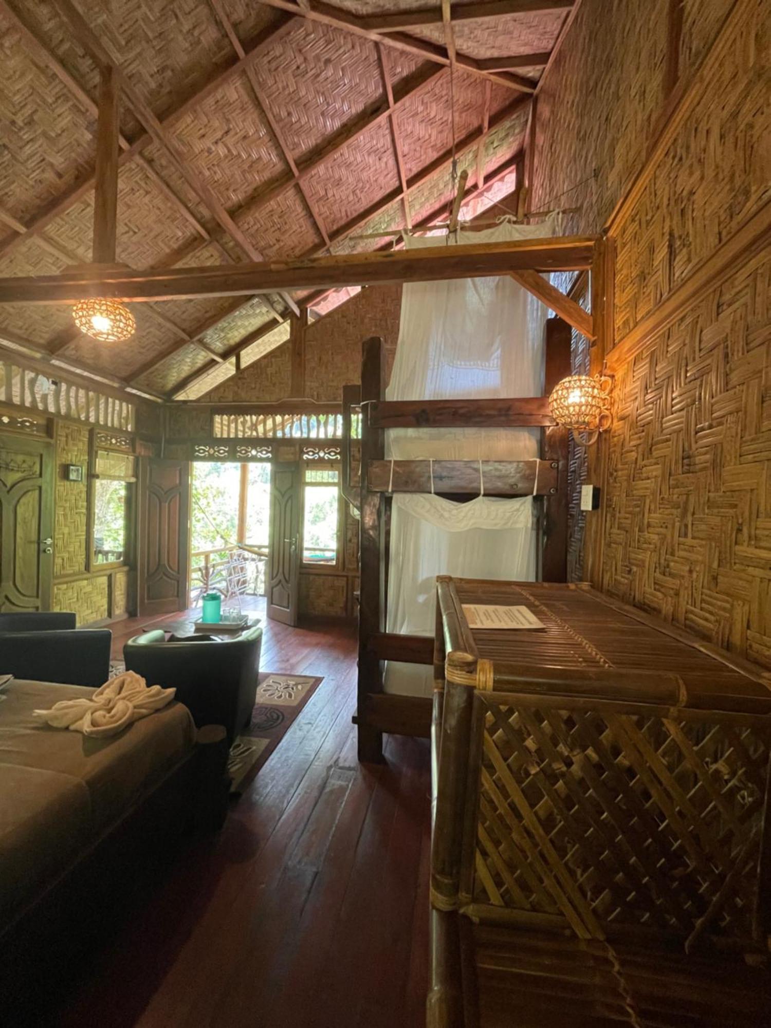 Kupu Kupu Garden Guest House & Cafe Bukit Lawang Esterno foto