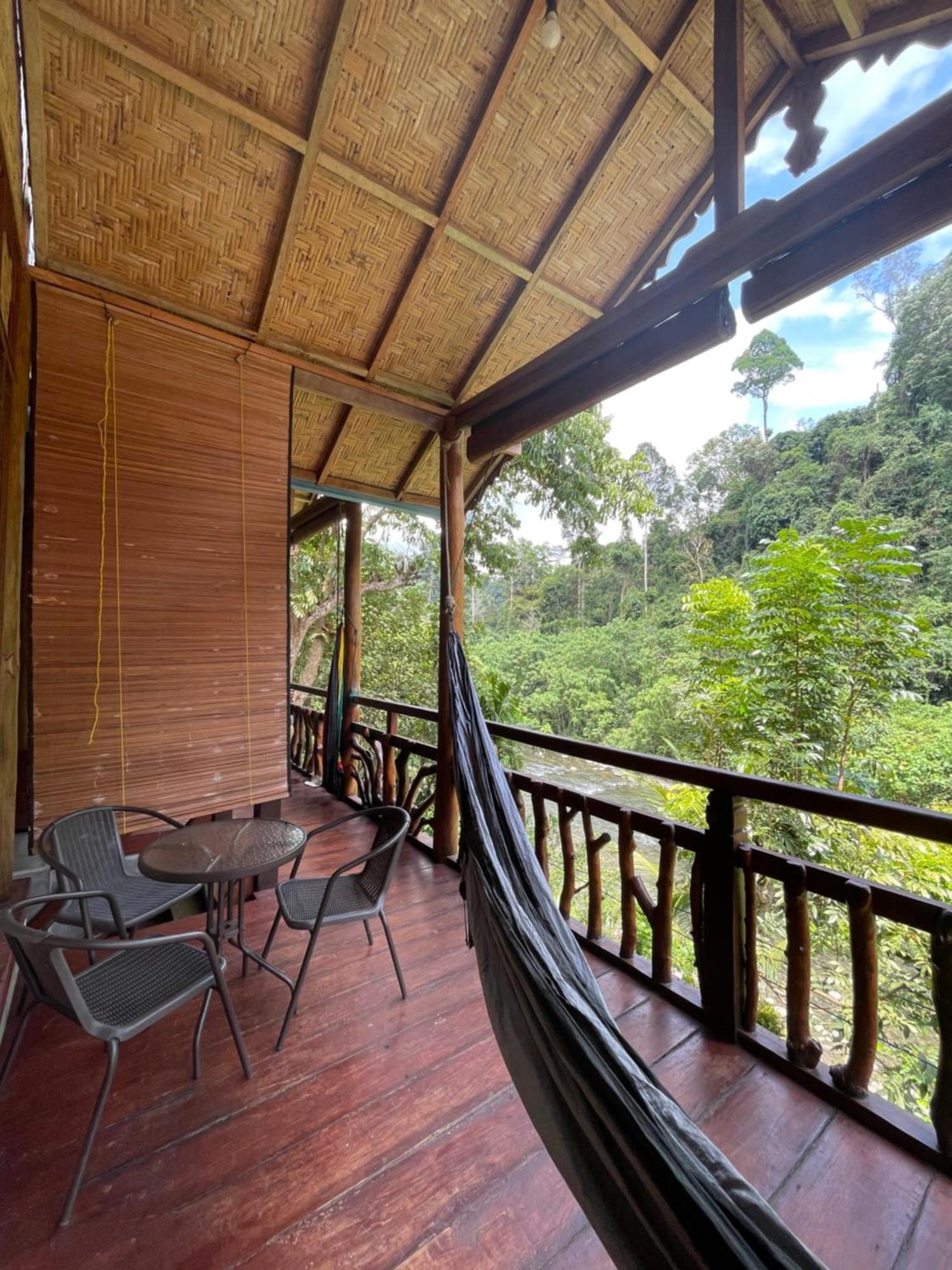 Kupu Kupu Garden Guest House & Cafe Bukit Lawang Esterno foto