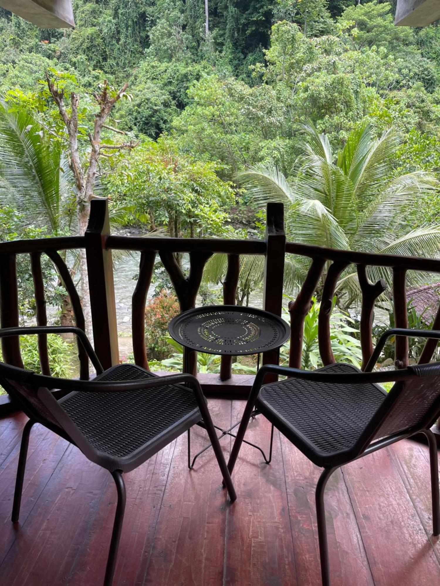 Kupu Kupu Garden Guest House & Cafe Bukit Lawang Esterno foto