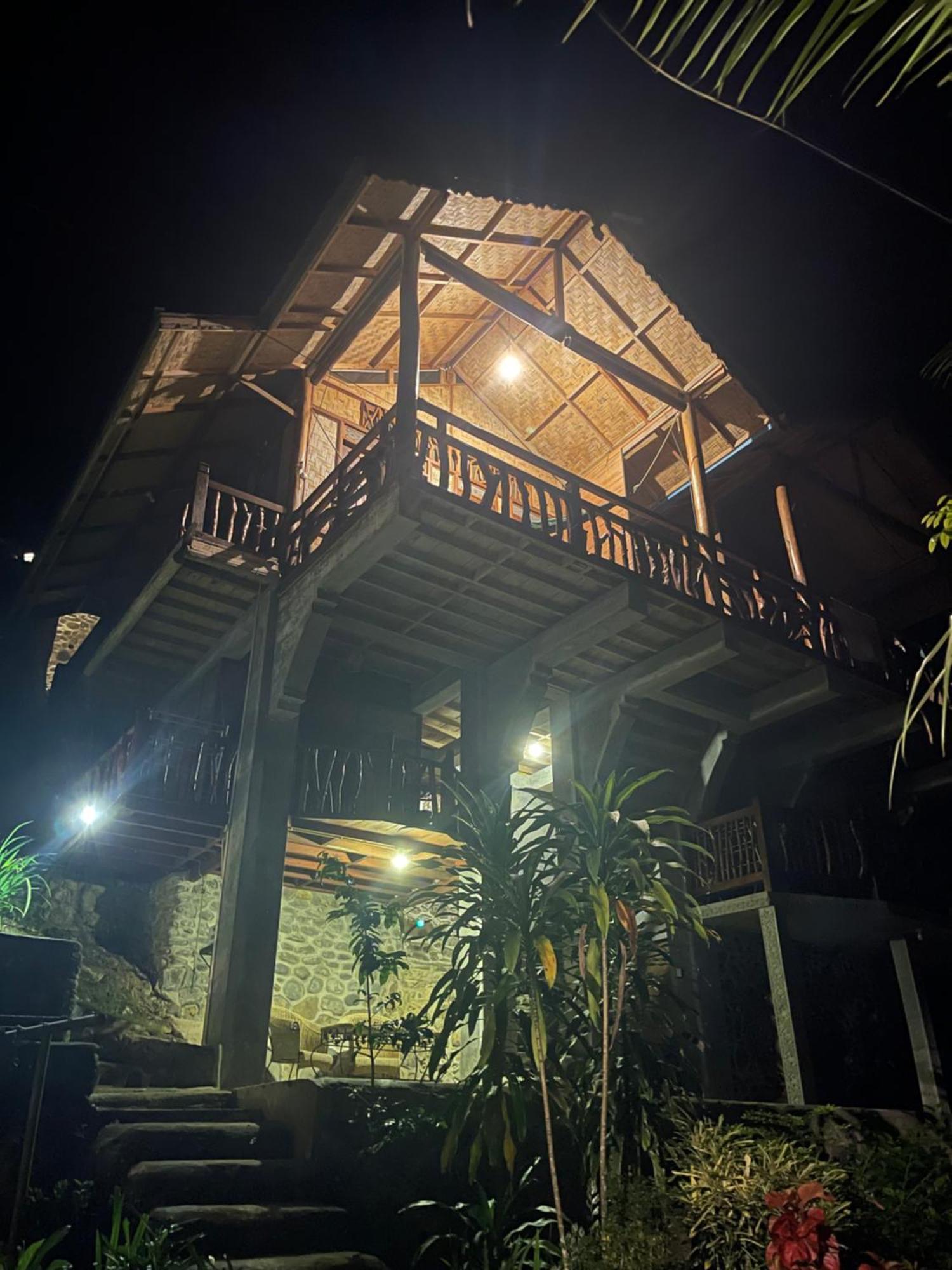 Kupu Kupu Garden Guest House & Cafe Bukit Lawang Esterno foto