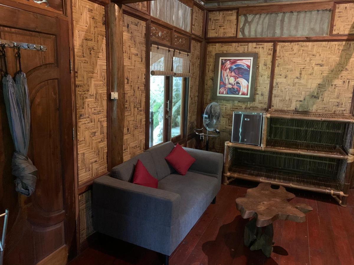Kupu Kupu Garden Guest House & Cafe Bukit Lawang Esterno foto